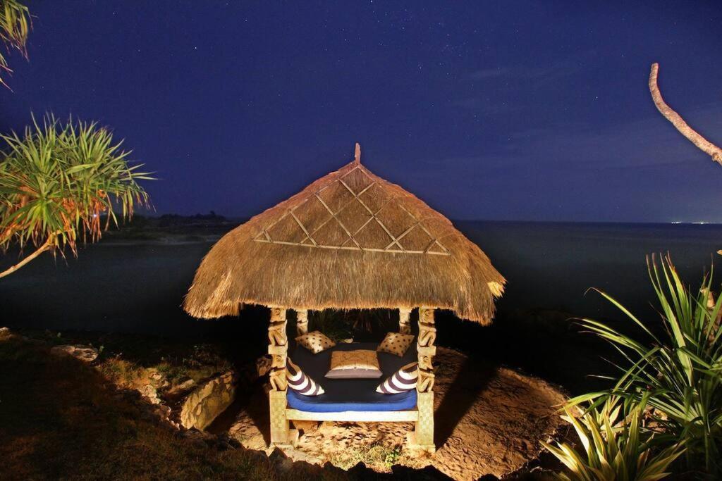 Villa Lumba Lumba - Oceanfront & Spectacular View! Lembongan Kültér fotó