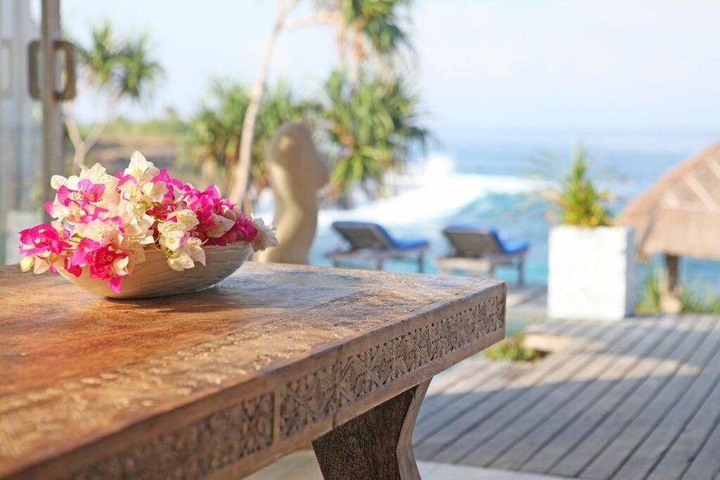Villa Lumba Lumba - Oceanfront & Spectacular View! Lembongan Kültér fotó