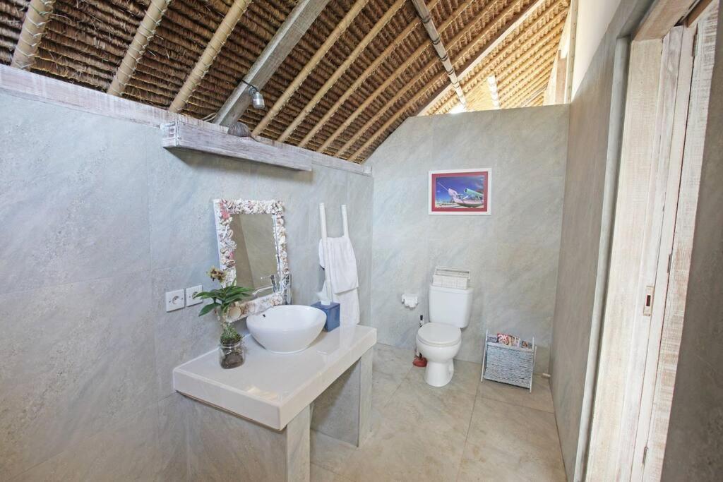 Villa Lumba Lumba - Oceanfront & Spectacular View! Lembongan Kültér fotó