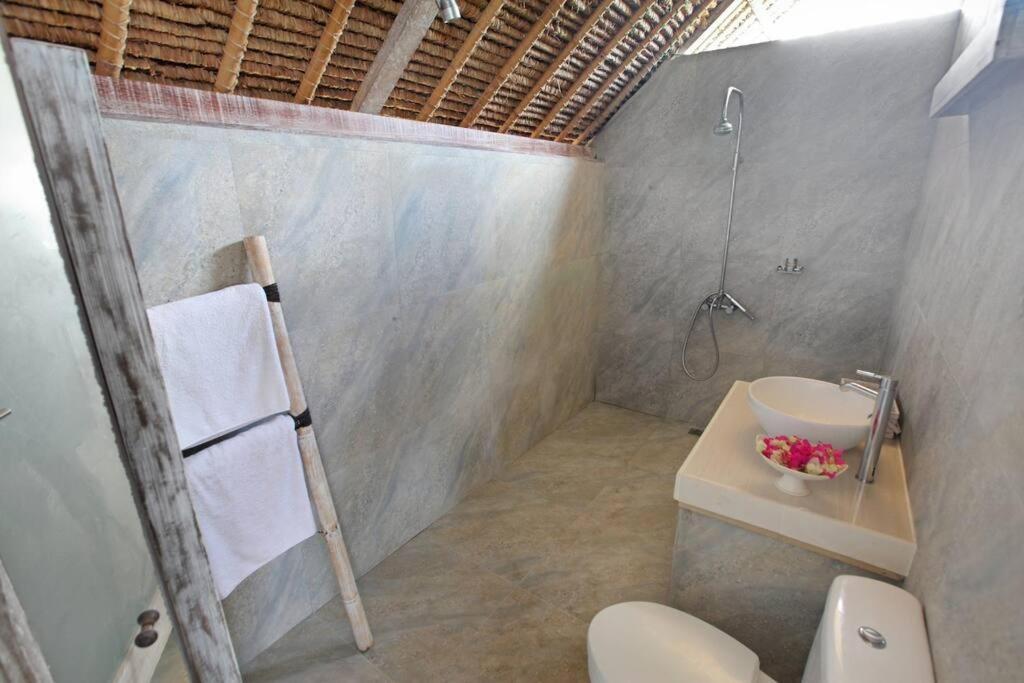 Villa Lumba Lumba - Oceanfront & Spectacular View! Lembongan Kültér fotó