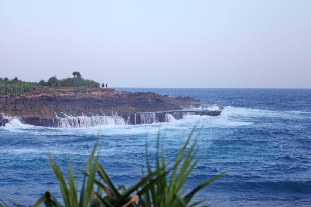 Villa Lumba Lumba - Oceanfront & Spectacular View! Lembongan Kültér fotó
