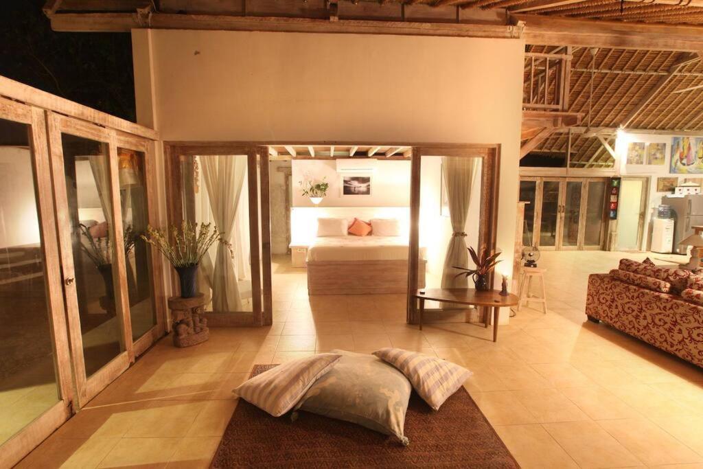 Villa Lumba Lumba - Oceanfront & Spectacular View! Lembongan Kültér fotó